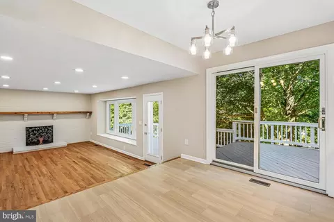 Living - 11568 Paramus Dr, North Potomac, MD 20878 photo 5 of 16
