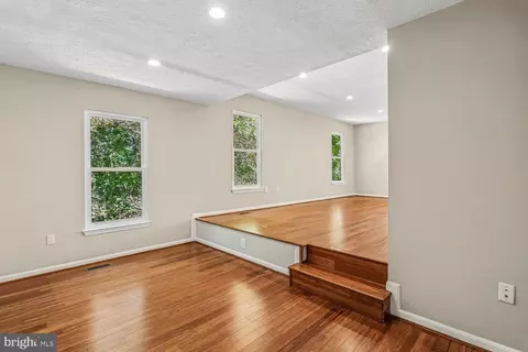 Living - 11568 Paramus Dr, North Potomac, MD 20878 photo 8 of 16
