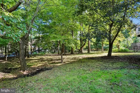 Exterior - 11568 Paramus Dr, North Potomac, MD 20878 photo 4 of 12