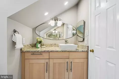 Bath - 11568 Paramus Dr, North Potomac, MD 20878 photo 6 of 12