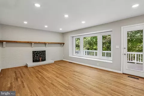 Living - 11568 Paramus Dr, North Potomac, MD 20878 photo 6 of 16