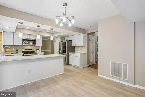 Kitchen - 11568 Paramus Dr, North Potomac, MD 20878 photo 5 of 5