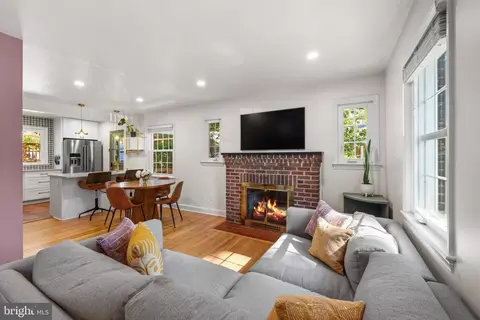 Living - 403 Williamsburg Dr N, Silver Spring, MD 20901 photo 1 of 1