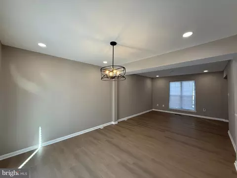 Living - 15014 Dinsdale Dr, Silver Spring, MD 20906 photo 4 of 4