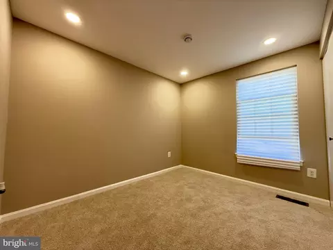 Bedroom - 15014 Dinsdale Dr, Silver Spring, MD 20906 photo 2 of 10