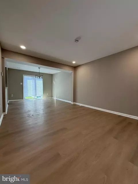 Living - 15014 Dinsdale Dr, Silver Spring, MD 20906 photo 2 of 4