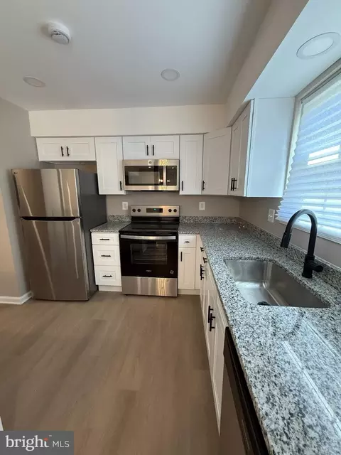 Kitchen - 15014 Dinsdale Dr, Silver Spring, MD 20906 photo 1 of 5