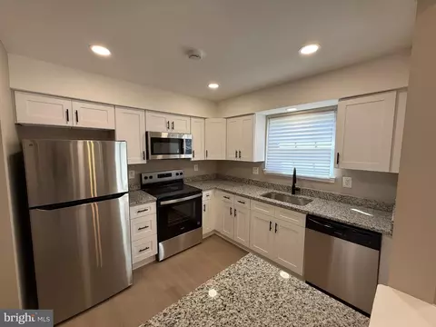 Kitchen - 15014 Dinsdale Dr, Silver Spring, MD 20906 photo 3 of 5