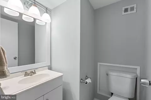 Bath - 17824 Buehler Rd #3-E-5, Olney, MD 20832 photo 2 of 2
