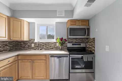 Kitchen - 17824 Buehler Rd #3-E-5, Olney, MD 20832 photo 2 of 2