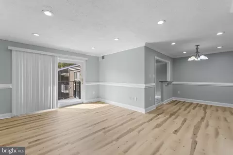 Living - 17824 Buehler Rd #3-E-5, Olney, MD 20832 photo 1 of 3
