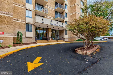118 Monroe St #118-80, Rockville, MD 20850