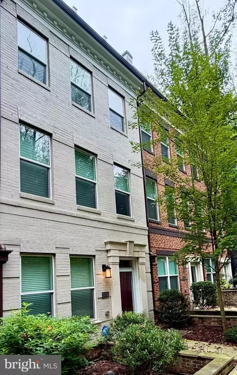 10336 Grosvenor Pl, North Bethesda, MD 20852