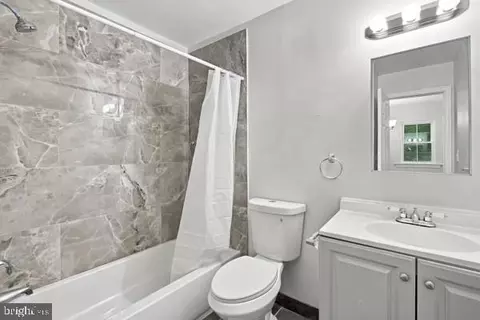 Bath - 13918 Crest Hill Ln, Silver Spring, MD 20905 photo 1 of 1