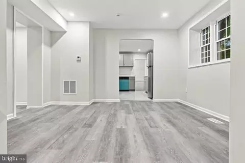 Entry Way - 13918 Crest Hill Ln, Silver Spring, MD 20905 photo 5 of 6