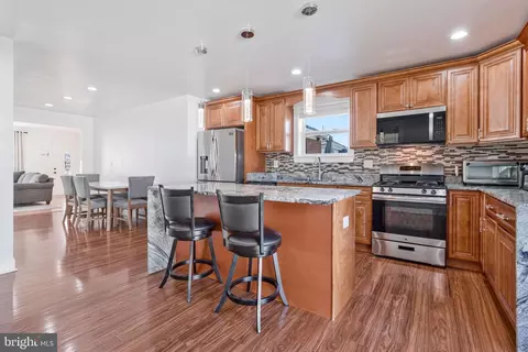 Kitchen - 12502 Dalewood Dr, Silver Spring, MD 20906 photo 4 of 7