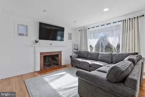 Living - 12502 Dalewood Dr, Silver Spring, MD 20906 photo 1 of 2