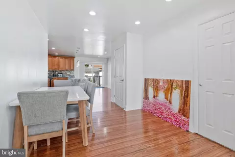 Entry Way - 12502 Dalewood Dr, Silver Spring, MD 20906 photo 2 of 10