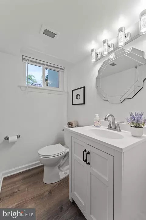 Bath - 11006 Childs St, Silver Spring, MD 20901 photo 6 of 8