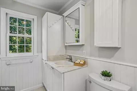 Bath - 1002 Broadmore Cir, Silver Spring, MD 20904 photo 3 of 8