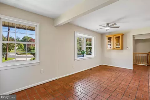 Living - 1002 Broadmore Cir, Silver Spring, MD 20904 photo 4 of 9