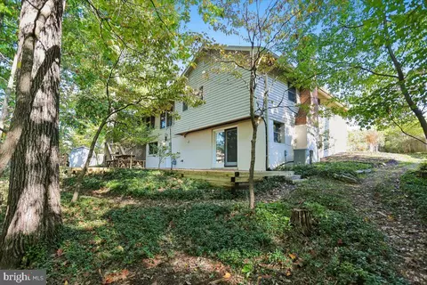 Exterior - 1002 Broadmore Cir, Silver Spring, MD 20904 photo 13 of 19