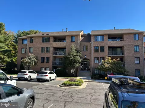 11323 Commonwealth Dr #T2, Rockville, MD 20852