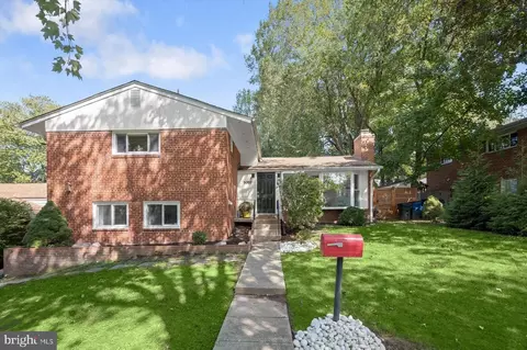 5007 Elsmere Pl, Bethesda, MD 20814
