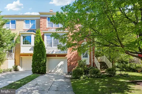 10015 Sterling Ter, Rockville, MD 20850