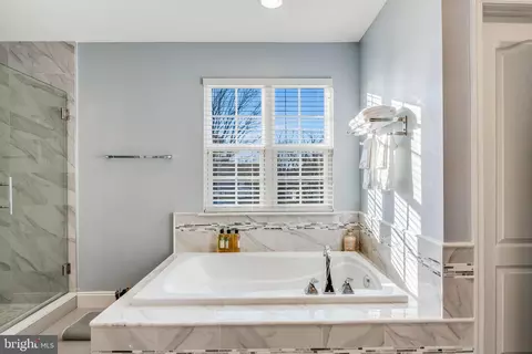 Bath - 14414 Clay Rock Ln, Silver Spring, MD 20906 photo 3 of 4