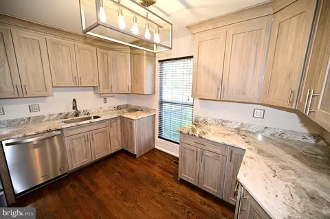 Kitchen - 15019 Shamrock Ridge Rd, Silver Spring, MD 20906 photo 2 of 6