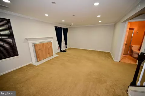 Living - 15019 Shamrock Ridge Rd, Silver Spring, MD 20906 photo 5 of 6