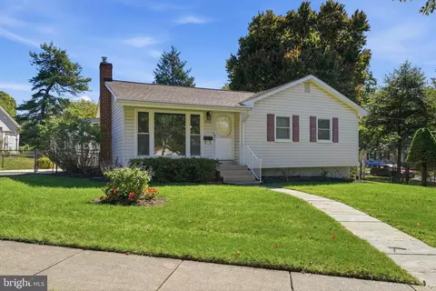 1009 Neal Dr, Rockville, MD 20850