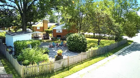 Exterior - 10401 Haywood Dr, Silver Spring, MD 20902 photo 2 of 9