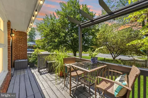 Exterior - 10401 Haywood Dr, Silver Spring, MD 20902 photo 5 of 9