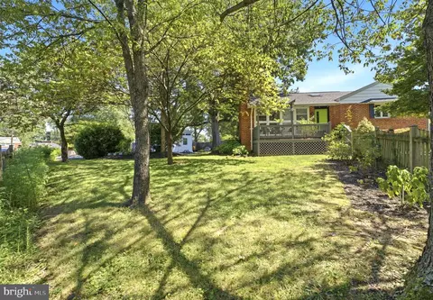 Exterior - 10401 Haywood Dr, Silver Spring, MD 20902 photo 7 of 9