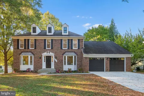 4921 Sweetbirch Dr, Rockville, MD 20853