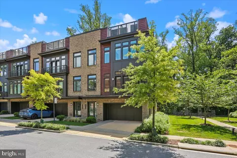 5352 Merriam St, Bethesda, MD 20814