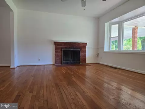 Living - 15451 Thompson Rd, Silver Spring, MD 20905 photo 5 of 5