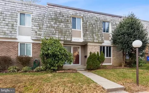 19025 Canadian Ct, Montgomery Village, MD 20886