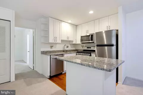 170 Talbott St #202, Rockville, MD 20852