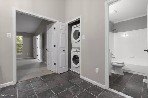 Entry Way - 3 Fiddleleaf Ct, Olney, MD 20832 photo 7 of 8
