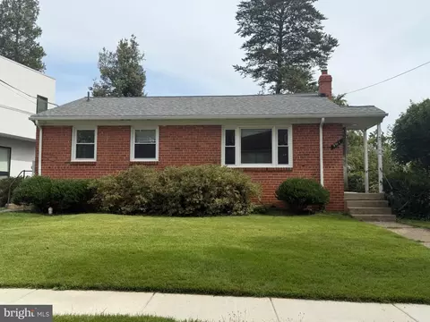 9911 Mayfield Dr, Bethesda, MD 20817