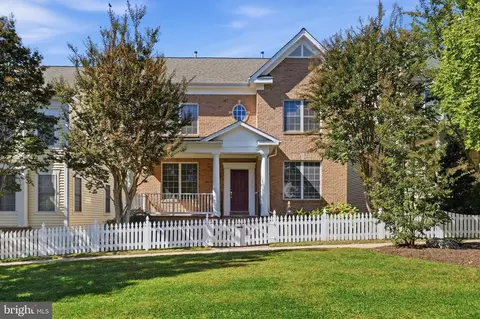 819 Royal Cres, Rockville, MD 20850