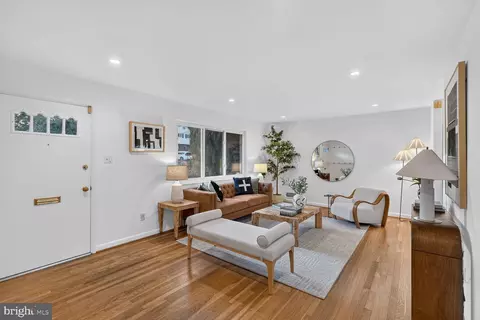 Living - 2305 Peggy Ln, Silver Spring, MD 20910 photo 1 of 1