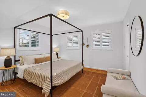Bedroom - 2305 Peggy Ln, Silver Spring, MD 20910 photo 2 of 7