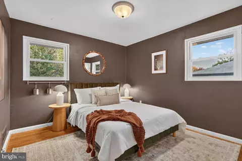Bedroom - 2305 Peggy Ln, Silver Spring, MD 20910 photo 4 of 7