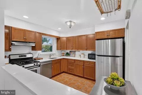 Kitchen - 2305 Peggy Ln, Silver Spring, MD 20910 photo 2 of 2