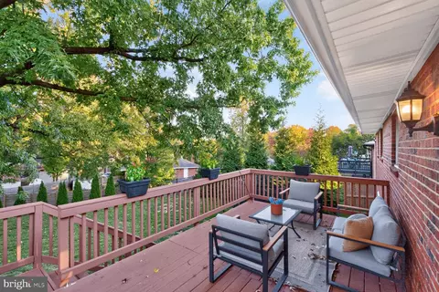 Exterior - 2305 Peggy Ln, Silver Spring, MD 20910 photo 2 of 3