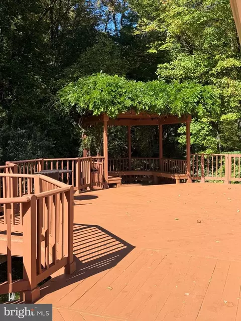 2401 Falling Creek Rd, Silver Spring, MD 20904 photo 5